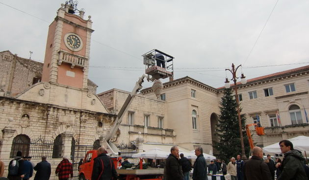 Bozicni ukrasi, ukrasavanje grada