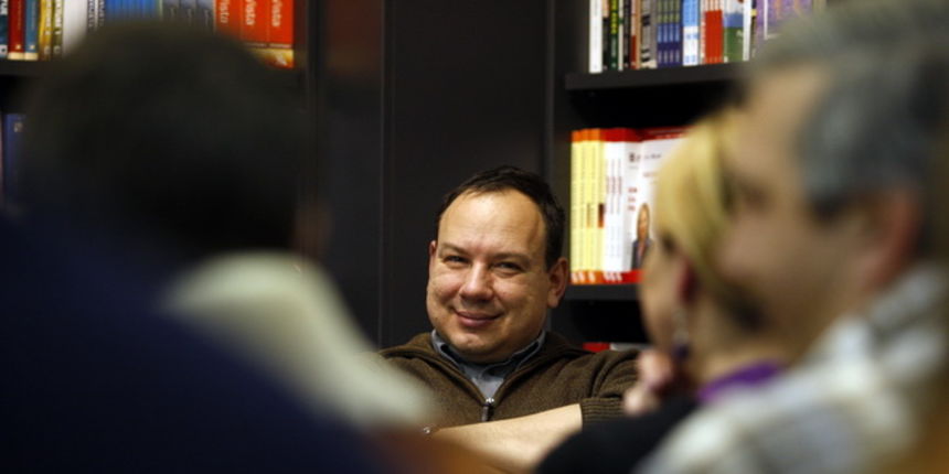 Zadar, 290110.
Knjizevne veceri u organizaciji knjizevne skupine Zapis iz Zadra.
Gost je bio knjizevnik, filmski kriticar i kolumnist Jutarnjeg lista Jurica Pavicic (na fotografiji).
Foto: Jure Miskovic / CROPIX