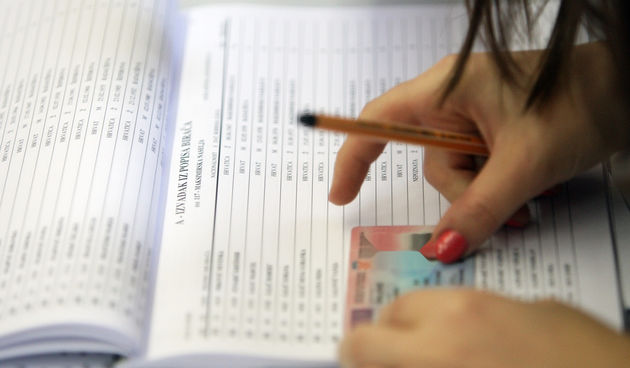 Osobna iskaznica, Izbori, Glasanje