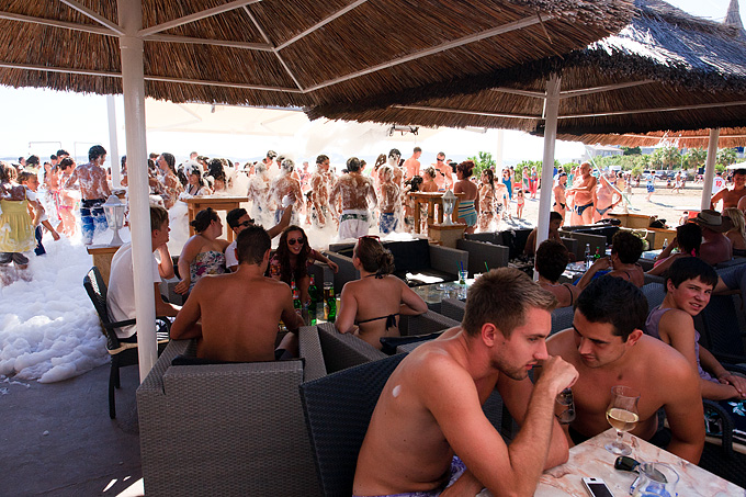 Odbojkaški turnir i pjena party u Bibnjama, foto: Leo Banić