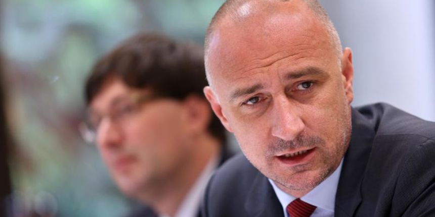 09.07.2013., Zagreb – U organizaciji Liderova Kluba izvoznika odrzan okrugli stol na temu “Koje izvozne sektore podupire EU i kako se u to uklapa Hrvatska”. Vatroslav Sablic – Elka, Ivan Vrdoljak ministar gospodarstva. Photo: Slavko Midzor/PIXSELL 09.07.2013., Zagreb – U organizaciji Liderova Kluba izvoznika odrzan okrugli stol na temu “Koje izvozne sektore podupire EU i kako se u to uklapa Hrvatska”. Vatroslav Sablic – Elka, Ivan Vrdoljak ministar gospodarstva. Photo: Slavko Midzor/PIXSELL