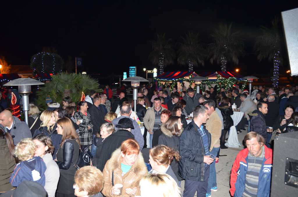 Vir: Druženje virske djece sa Svetim Nikolom Vir: Druženje virske djece sa Svetim Nikolom