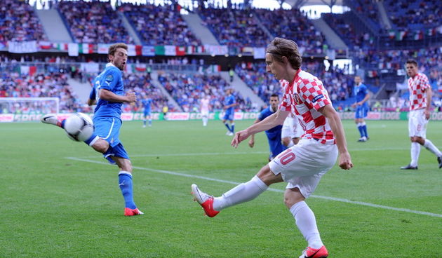 Poznan, 140612.
EURO 2012.
Gradski stadion u Poznanu.
Utakmica drugog kola skupine C, Europskog nogometnog prvenstva u Poljskoj i Ukrajini, izmedju Italije i Hrvatske.
Na fotografiji: Luka Modric.
Foto: Drago Sopta / CROPIX