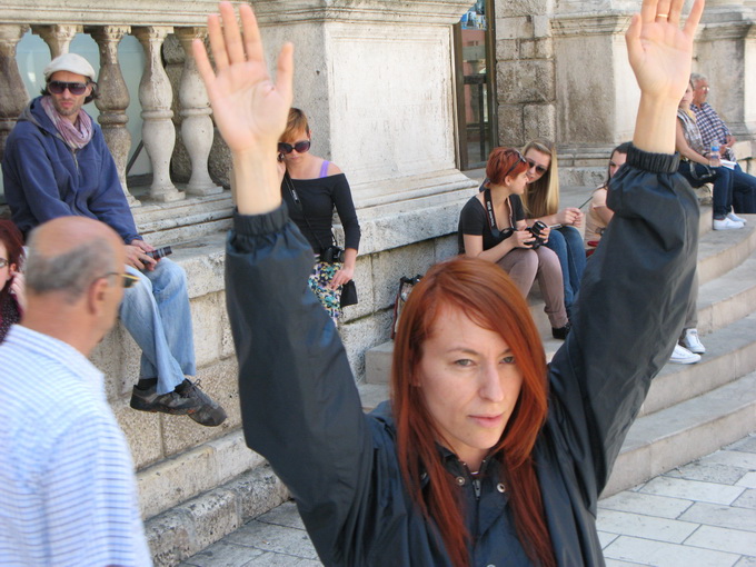 Performans Selme Banich na Narodnom trgu, foto: L. Banić