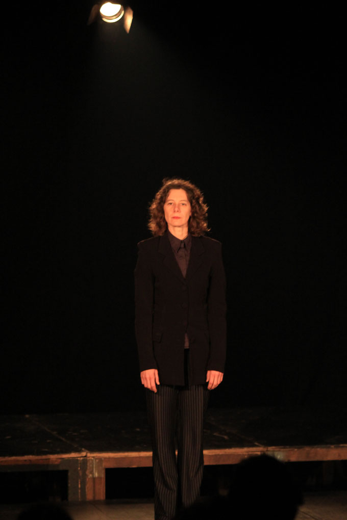 ArtAkt, izlozba Ivane Jenjic, predstava Vili Matula, foto: I. Perincic ArtAkt, izlozba Ivane Jenjic, predstava Vili Matula, foto: I. Perincic