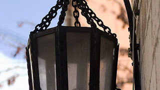 detalj fenjera na Narodnom trgu