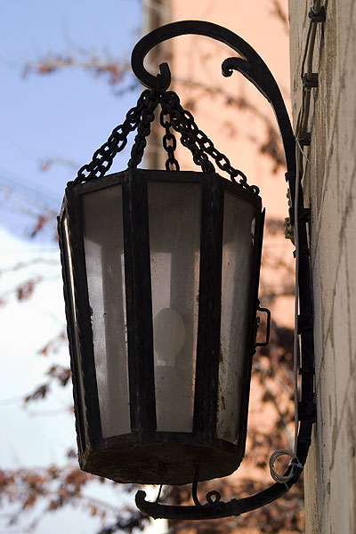 detalj fenjera na Narodnom trgu