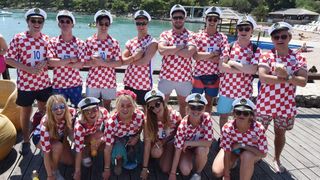 Posljednji dan Love International Festivala u Tisnom privukao je veliki broj mladih iz cijele Europe, a najviče iz Velike Britanije. Photo: Hrvoje Jelavić/PIXSELL Posljednji dan Love International Festivala u Tisnom privukao je veliki broj mladih iz cijele Europe, a najviče iz Velike Britanije. Photo: Hrvoje Jelavić/PIXSELL