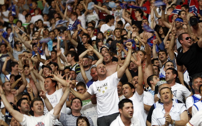 Zadar, 080610.
Dvorana Kresimir Cosic.
Cetvrta finalna kosarkaska utkmica izmedju Zadra i Cibone.
Na fotografiji: navijaci.
Foto: Jure Miskovic / CROPIX Zadar, 080610.
Dvorana Kresimir Cosic.
Cetvrta finalna kosarkaska utkmica izmedju Zadra i Cibone.
Na fotografiji: navijaci.
Foto: Jure Miskovic / CROPIX