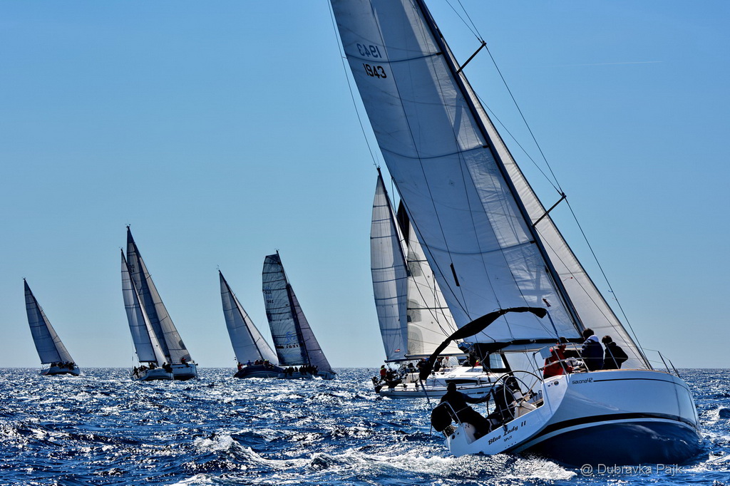 U hvarskom akvatoriju održana XXI. Uskršnja regata U hvarskom akvatoriju održana XXI. Uskršnja regata