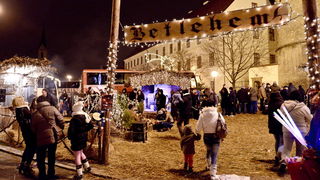 Zagreb, 221212.
Kaptol.
Zajednica Cenacolo vec 13 godina ispred Katedrale na Kaptolu u bozicno vrijeme priredjuje Zive jaslice.
Na fotografiji: detalj sa priredbe.
Foto: Admir Buljubasic / CROPIX Zagreb, 221212.
Kaptol.
Zajednica Cenacolo vec 13 godina ispred Katedrale na Kaptolu u bozicno vrijeme priredjuje Zive jaslice.
Na fotografiji: detalj sa priredbe.
Foto: Admir Buljubasic / CROPIX