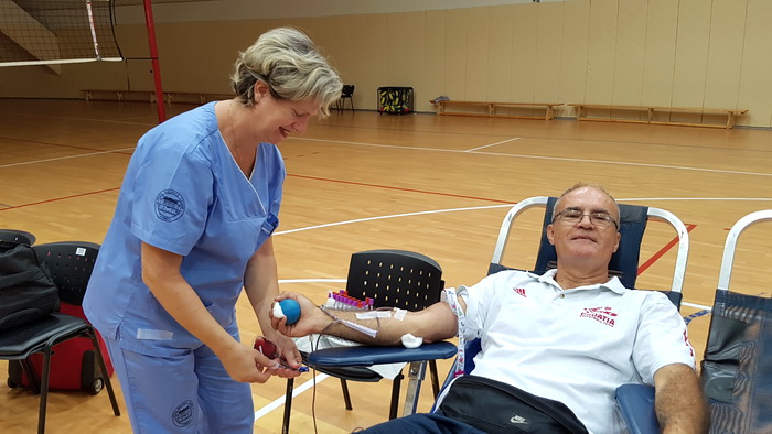 U organizaciji sekcije HZSN Zadar u dvorani 1 SC Višnjik održana je akcija dobrovoljnog darivanja krvi na kojoj je prikupljeno 25 doza tekućine koja život znači. Foto: Mladen Malik