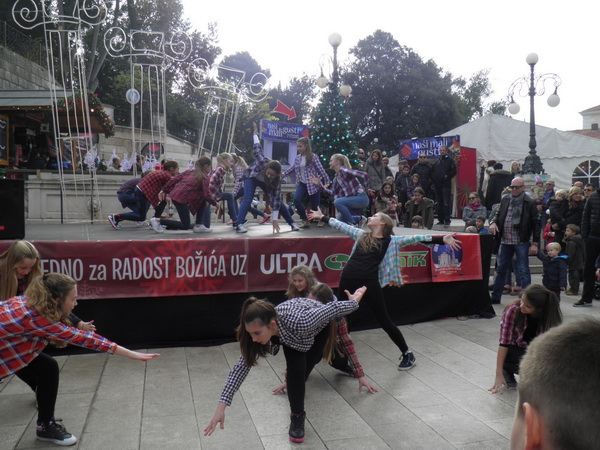 OLYMPUS DIGITAL CAMERA OLYMPUS DIGITAL CAMERA