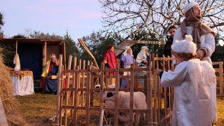 U Diklu kod bunara upriličene žive jaslice U Diklu kod bunara upriličene žive jaslice