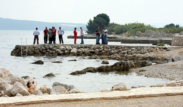 Rusenje mula u Dobropoljani na pasmanu