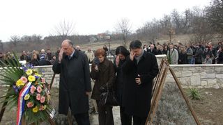 Polaganje vijenaca u spomen na žrtve Medviđe Polaganje vijenaca u spomen na žrtve Medviđe