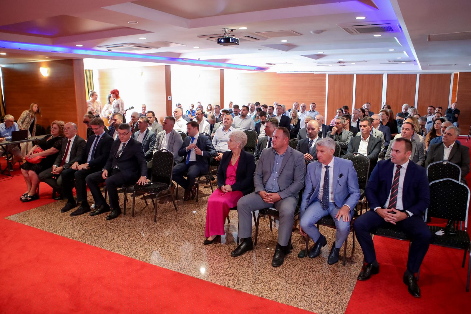 Dodijeljene plakete “Zlatna kuna” najuspješnijim tvrtkama u županiji