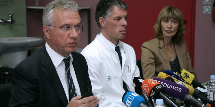 Zagreb, 170912.
Kb Dubrava
Ministarstvo zdravlja u Klinickoj bolnici (KB) Dubrava organiziralo je konferenciju za novinare o suradnji s pacijentima i njihovim udrugama u provedbi projekta eListe cekanja i eNarucivanje. Na konferenciji su govorili ministar