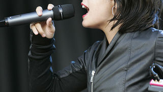 Zagreb, 240609.
Prva vecer T-mobile IN Music Festivala koji se odrzava na Jarunu na dvije pozornice. Kao zvijezde prve veceri najavljeni su Lilly Allen, Kraftwerk, Franz Ferdinand na T-mobile stageu i Rokia Traore na Nokia stageu.  
Na slici: Lilly Allen.