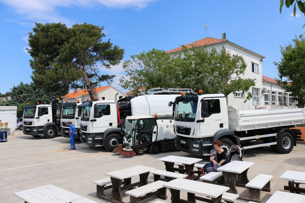 Prezentacija novog voznog parka poduzeća Čisti otok i Vodovod Vir Prezentacija novog voznog parka poduzeća Čisti otok i Vodovod Vir