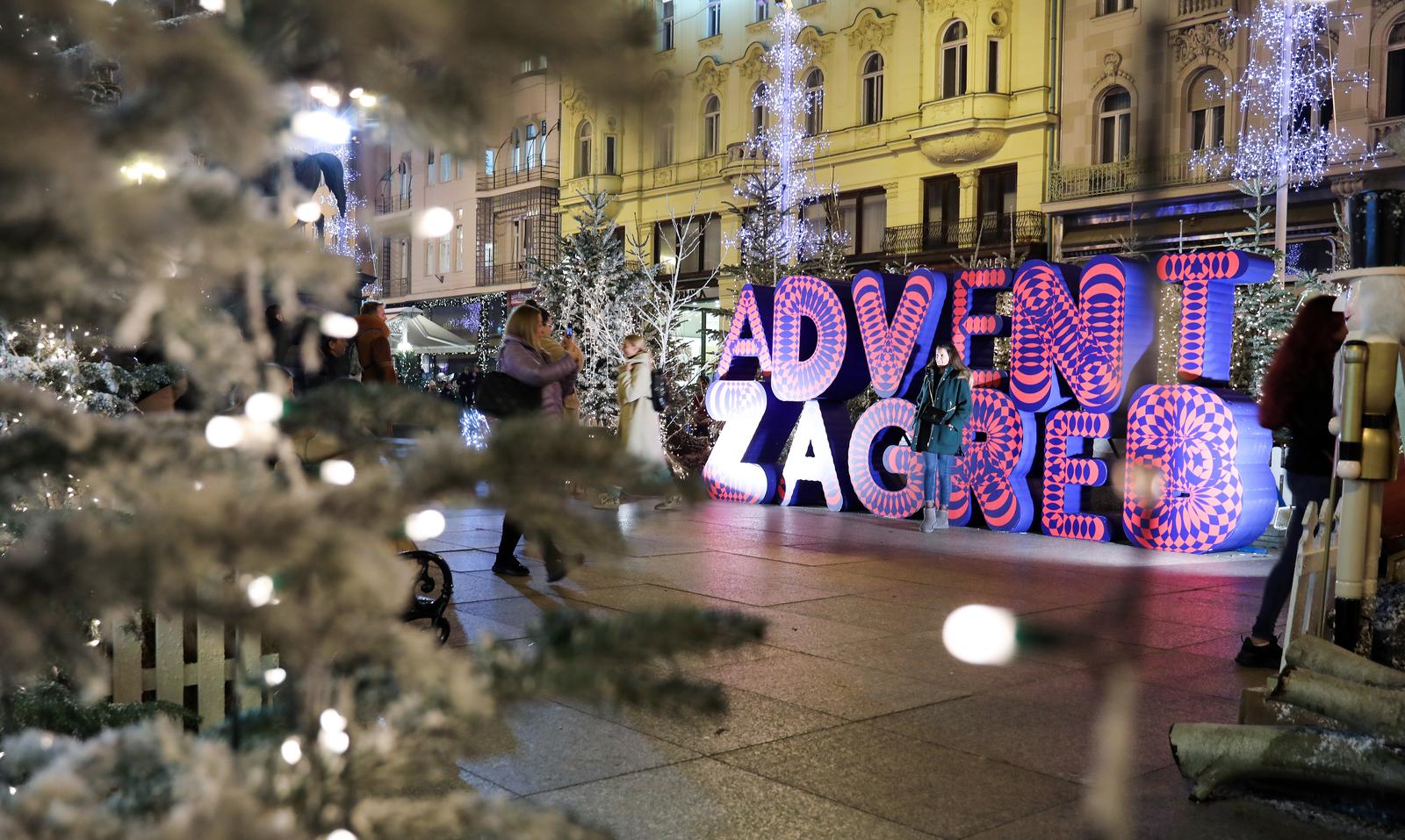 Zagrebački Advent ove godine pun je svjetla i šarenila