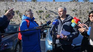 Taksisti prosvjeduju u Zadru