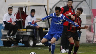 Zadar, 200310
Nogometna utakmica  T Com 1.HNL NK Zadar – NK Medjimurje. Stadion Stanovi u Zadru. 
Igrac Zadra (plavi) Zelimir Terkes.
Foto: Jure Miskovic / CROPIX