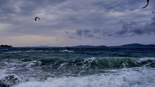 Kiteri i surferi uživali u jakom jugu