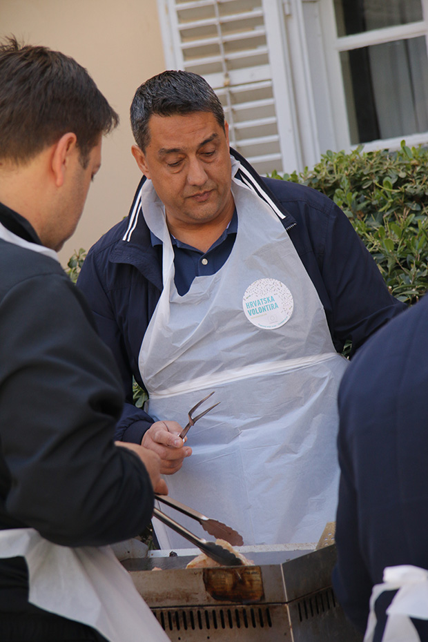 “Hrvatska volontira”: Roštiljada u Domu sv. Frane