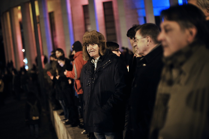 Zagreb, 040311.
Ilica.
Peti po redu, protuvladin prosvjed tzv. facebook grupe.
Na fotografiji: Prosvjednici na Trgu zrtava fasizma idu prema sredisnjici HDZ-a, Slaven Letica.
Foto: Boris Kovacev / CROPIX Zagreb, 040311.
Ilica.
Peti po redu, protuvladin prosvjed tzv. facebook grupe.
Na fotografiji: Prosvjednici na Trgu zrtava fasizma idu prema sredisnjici HDZ-a, Slaven Letica.
Foto: Boris Kovacev / CROPIX
