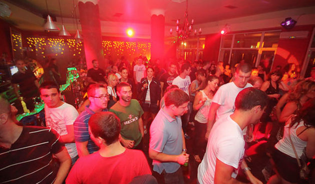 VaFunKoolers u Q baru (foto:Saša Čuka)