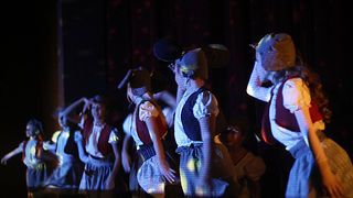 “Plesna čestitka” (foto:Saša Čuka)