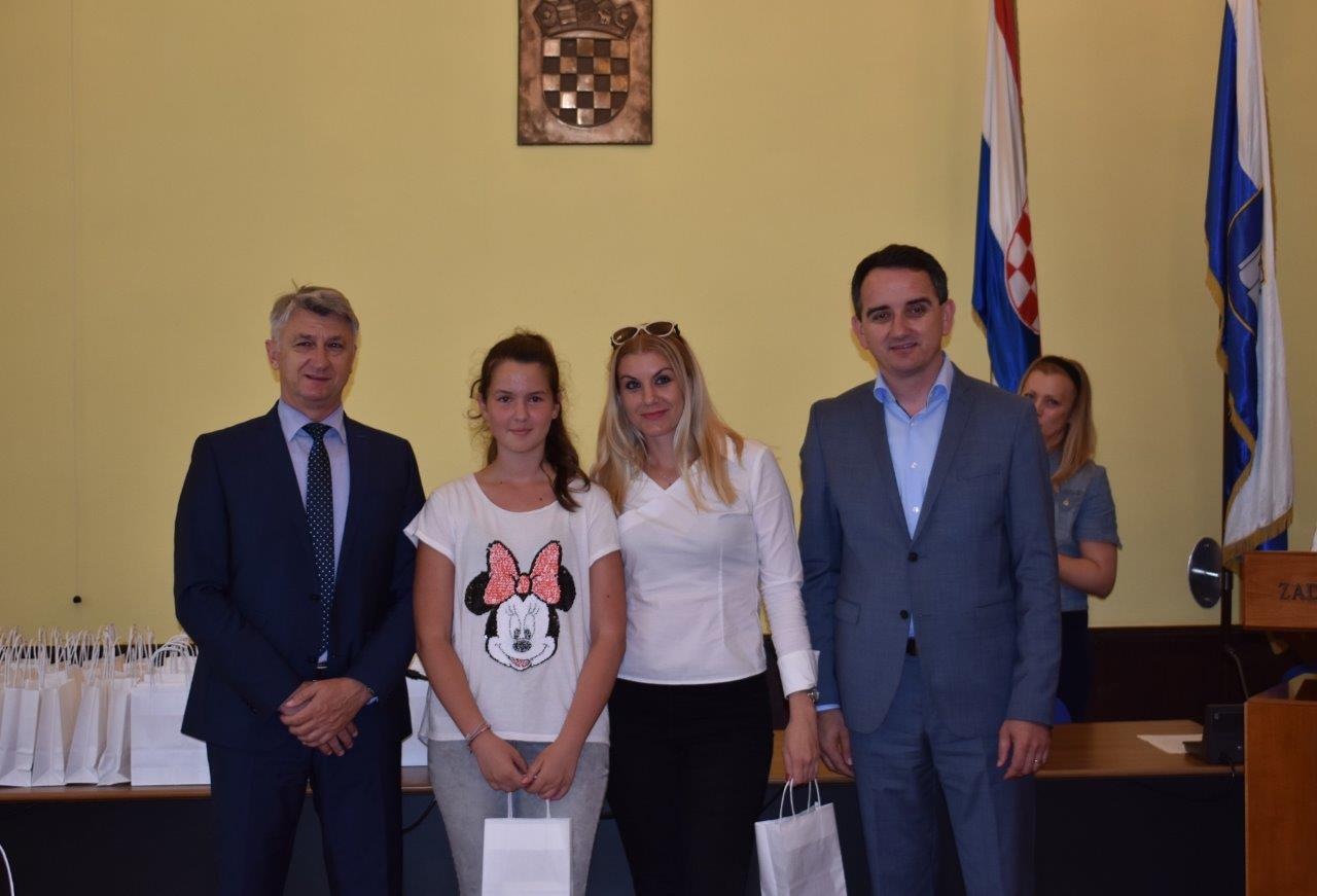 Prijem za nagrađivane učenike osnovnih i srednjh škola