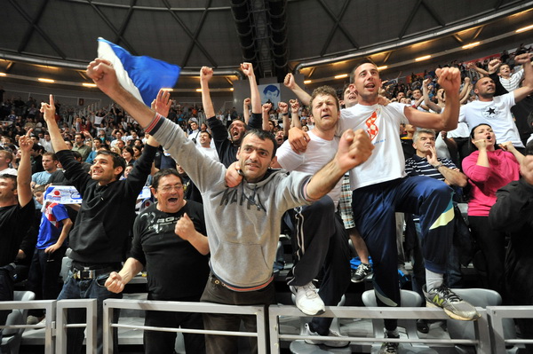 Zadar, 260513.
Dvorana Kresimira Cosica. 
3. polufinalna utakmica prvenstva Hrvatske izmedju KK Zadar i KK Cedevita.
Na fotografiji: navijaci.
Foto: Luka Gerlanc / CROPIX