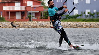Kiteri guštali u refulima ninske bure Kiteri guštali u refulima ninske bure