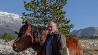 Veliko Rujno: Drago Krapić vlasnik je pedesetak konja koji obitavaju na velebitskim pašnjacima