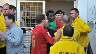 Zadar, 260513.
Stadion Stanovi.
Utakmica MAXtv 1. HNL izmedju Zadra i Splita. Nakon utakmice tamnoputi igrac Splita Belle je reagirao na rasisticke uvrede iz publike pa je doslo do naguravanja i tucnjave sa zastitarom.
Foto: Luka Gerlanc / CROPIX Zadar, 260513.
Stadion Stanovi.
Utakmica MAXtv 1. HNL izmedju Zadra i Splita. Nakon utakmice tamnoputi igrac Splita Belle je reagirao na rasisticke uvrede iz publike pa je doslo do naguravanja i tucnjave sa zastitarom.
Foto: Luka Gerlanc / CROPIX