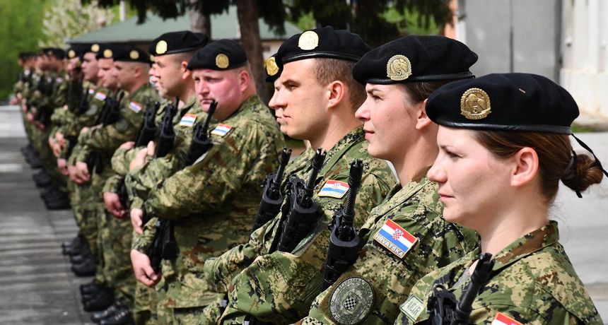 ročnici vojnici vojska ročnici vojnici vojska