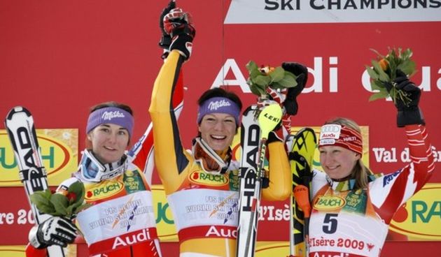 Zahrobska, Riesch i Poutiainen (Foto:Reuters)