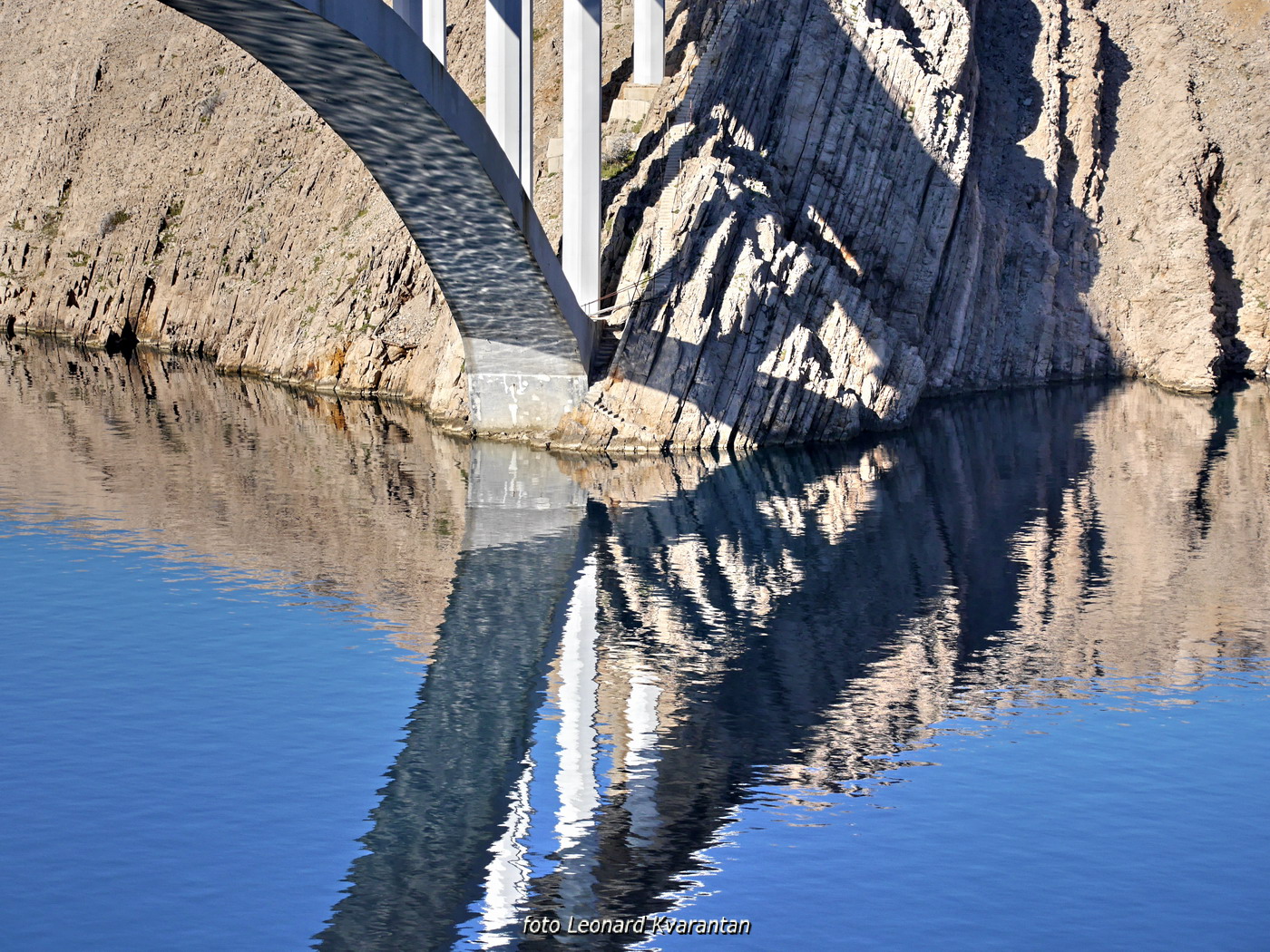 Bonaca ispod Paškog mosta i na otoku Pagu Bonaca ispod Paškog mosta i na otoku Pagu