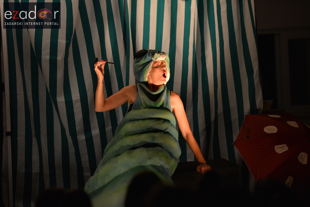 Stanarska fešta 2017: Predstava “U zemlji čudesa” Teatra Dragon Stanarska fešta 2017: Predstava “U zemlji čudesa” Teatra Dragon