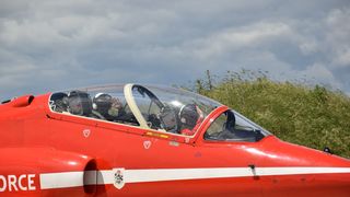 Krila Oluje i Red Arrows preletjeli iznad Zadarskog kanala