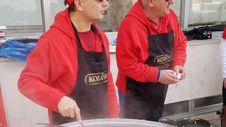 Turopoljsko srce srcu Zadra: Buševačke delicije i folklorni program na Forumu