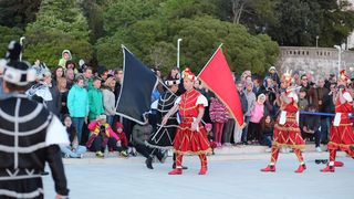 HGD Sv. Cecilija izvelo korčulanski viteški ples “Moreška” na Pozdravu suncu