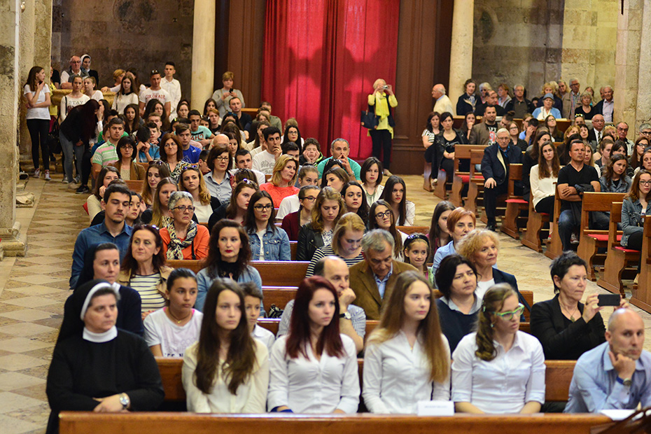 Natjecanje zborova u katedali sv. Stošije