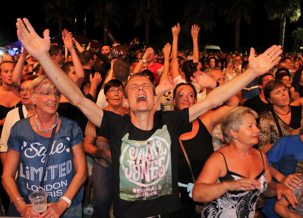 Jasmin Stavros na Viru