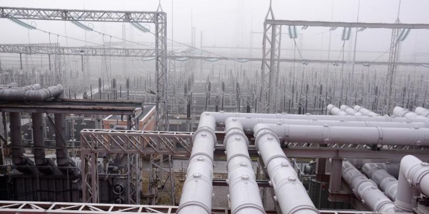 Sisak – Direktor Termoelektrane Sisak Matija Horzic i voditelj projekta Blok C, Damir Kopjar govore o izgradnji treceg bloka u Termoelektrani koji bi trebali zavrsiti do kraja godine. Photo: Nikola Cutuk/PIXSELL Sisak – Direktor Termoelektrane Sisak Matija Horzic i voditelj projekta Blok C, Damir Kopjar govore o izgradnji treceg bloka u Termoelektrani koji bi trebali zavrsiti do kraja godine. Photo: Nikola Cutuk/PIXSELL