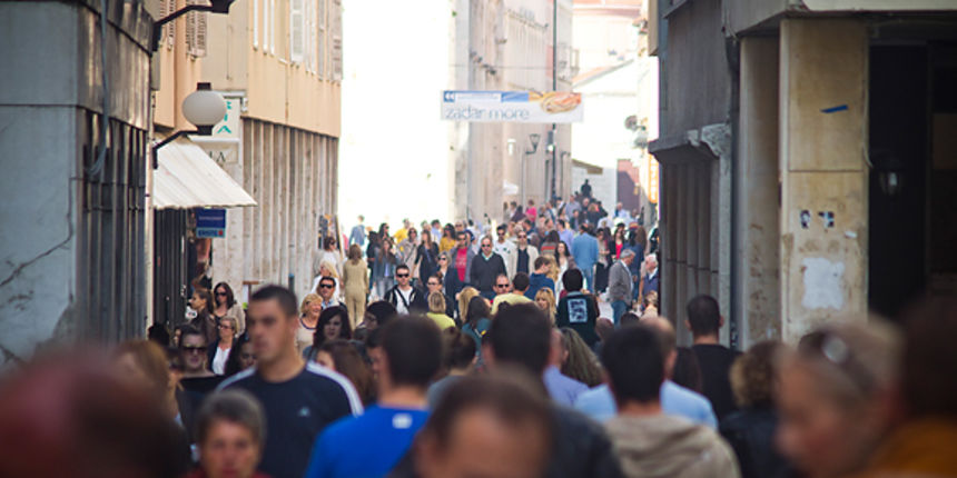 Subotnji đir po gradu 20. listopada 2012., guzva, ljudi, Kalelarga (foto:Saša Čuka) Subotnji đir po gradu 20. listopada 2012., guzva, ljudi, Kalelarga (foto:Saša Čuka)