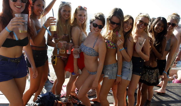 Petrcane, 220711.
Trecu godinu za redom vikend festival Soundwave u organizaciji britanskih promotora Soundcrash i New Bohemia odrzava se u The Garden, Petrcane od danas 22. do 24. srpnja. Uz sredisnji amfiteatar na otvorenom za live nastupe, tu je i tera