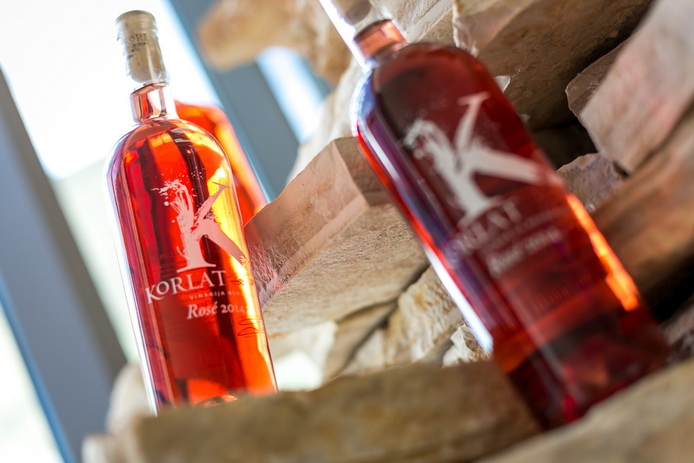 Doris Pinčić i Nina Kraljić među prvima probale novo vino s položaja Korlat